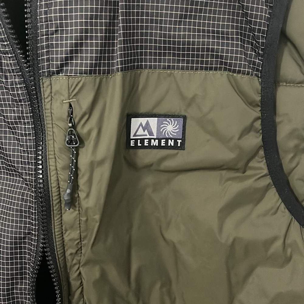 Element Vest - Picture 2 of 7